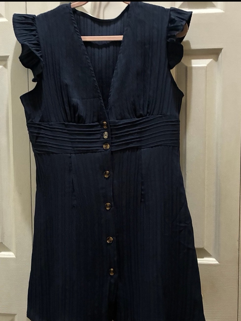New! Women’s V-Neck Dress w/ Ruffles on Shoulders & Buttons down front. X-Large.